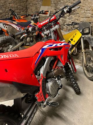Honda CRF 450 Motocross Roja 27 horas 2024