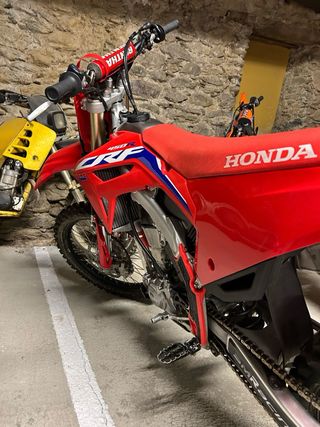 Honda CRF 450 Motocross Roja 27 horas 2024
