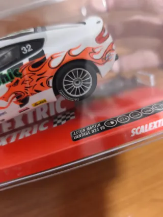 scalextric aston martin dbr9 1:32 coche slot nuevo