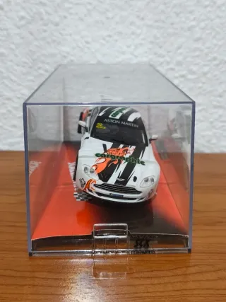 scalextric aston martin dbr9 1:32 coche slot nuevo