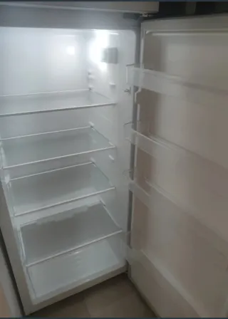 Frigorífico dos puertas. Kunft KDD4870N WH 243L