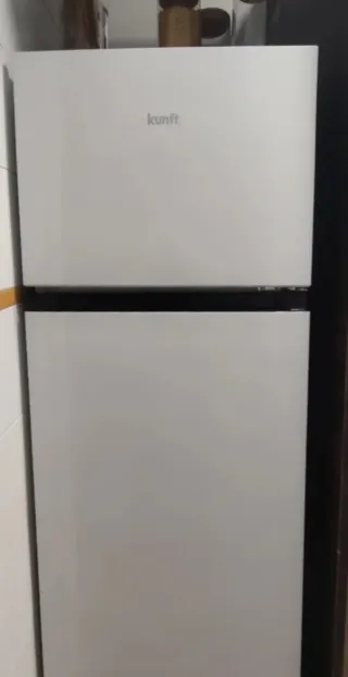 Frigorífico dos puertas. Kunft KDD4870N WH 243L