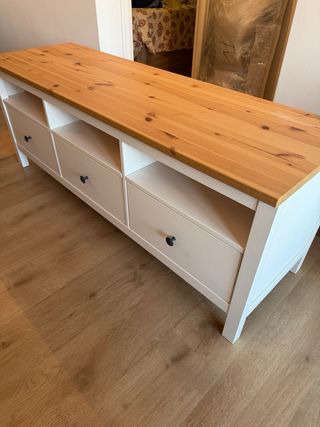 Mueble TV madera y blanco