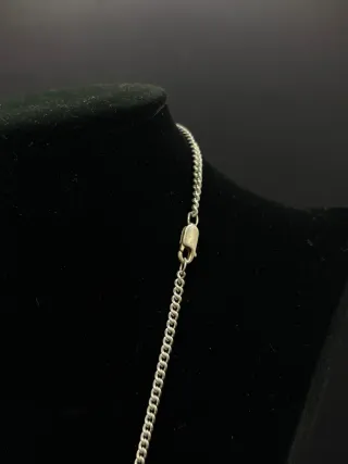 Cadena barbada plateada