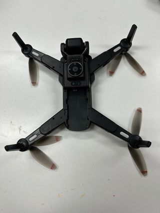 Dron Negro y Naranja