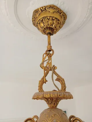 Araña de bronce estilo clásico