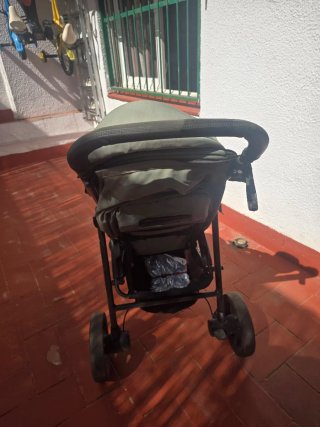 Cochecito bebé verde negociable