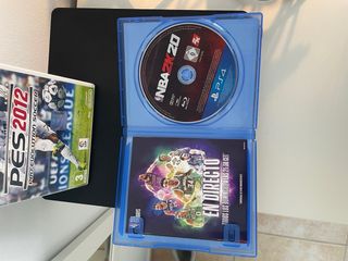 PS4 + 2 Giochi + Cavi