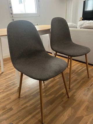 Mesa de comedor Ikea y 2 sillas Maisons du monde