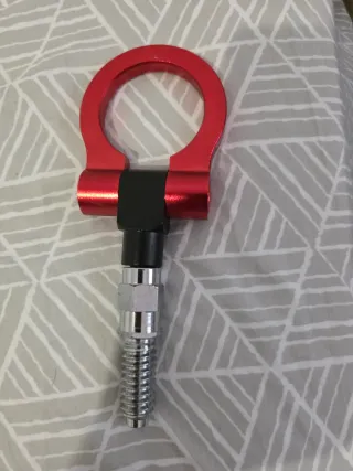 Gancho de remolque rojo