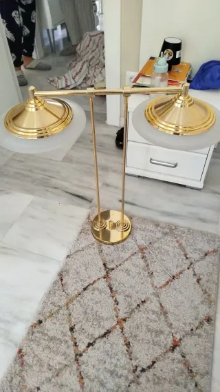 Lámpara de pie dorada doble cristal