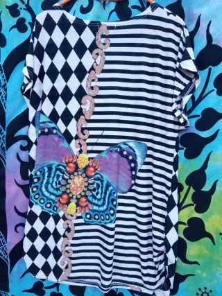 4 BLUSAS ESTAMPADAS DISTINTAS TALLAS:1X2,5€