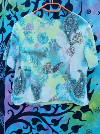 4 BLUSAS ESTAMPADAS DISTINTAS TALLAS:1X2,5€