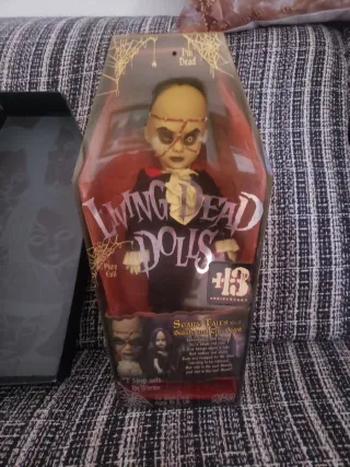 Muñeco Living Dead Dolls Pure Evil