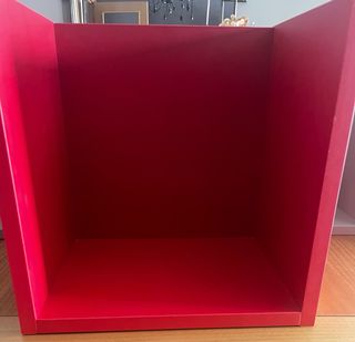 Estanterías Cubos Rojo y Gris