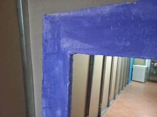 Specchio con cornice blu/viola