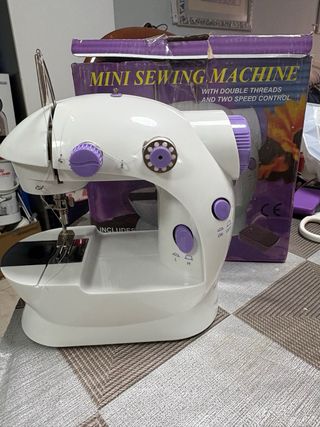 Mini Máquina de Coser Eléctrica