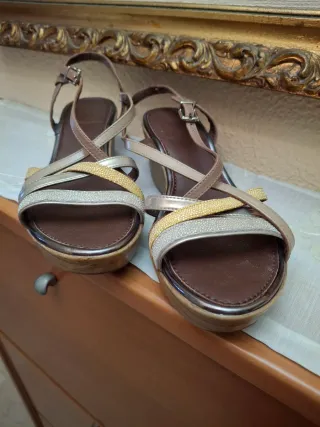 Sandalias Charlot Piel Marrón y Dorado