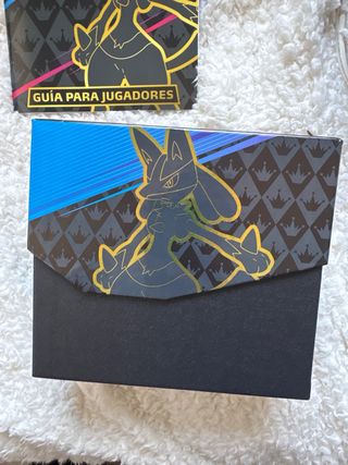 ETB Pokémon Cenit Supremo (Abierta)