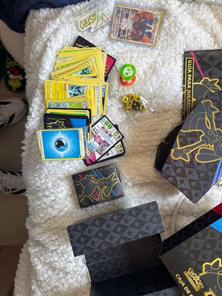 ETB Pokémon Cenit Supremo (Abierta)