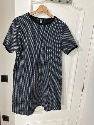 Dos vestidos estilos diferentes, en perfecto estad