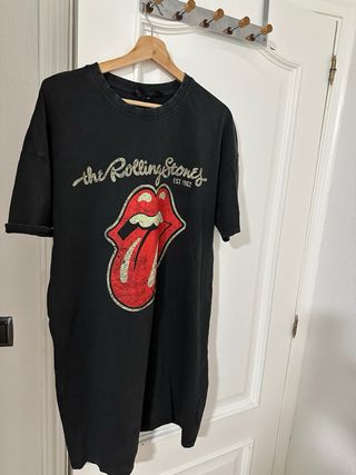 Dos vestidos estilos diferentes, en perfecto estad