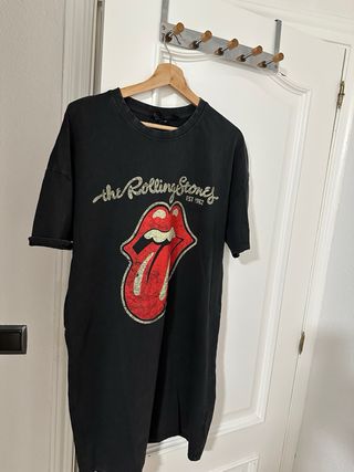 Dos vestidos estilos diferentes, en perfecto estad