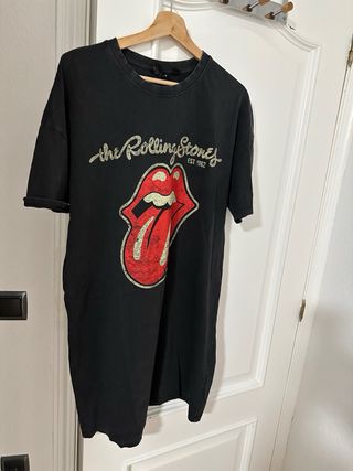 Dos vestidos estilos diferentes, en perfecto estad