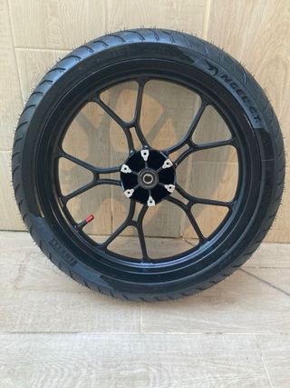 Ruedas supermotard con neumaticos a estrenar