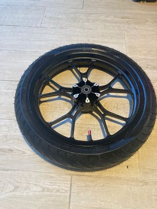 Ruedas supermotard con neumaticos a estrenar