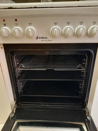 Cocina vitrocerámica Edesa con horno