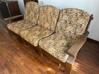Conjunto d Sillones de Madera con Tapicería Floral