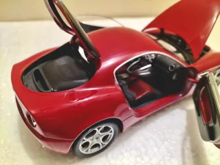 Alfa Romeo 8C Motorama no Bburago