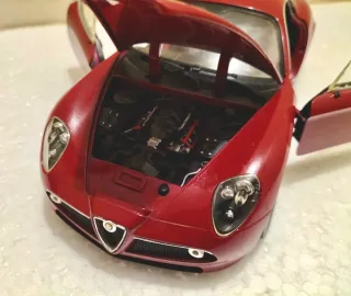 Alfa Romeo 8C Motorama no Bburago