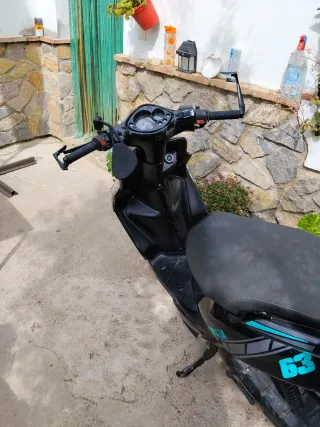 Yamaha Jog RR Negra