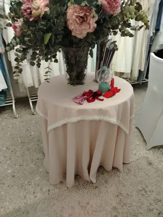 Mesa camilla redonda tela y cristal