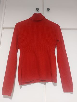 Jersey cuello alto rojo