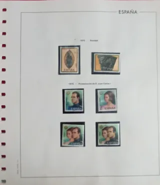 Lote de 64 sellos de España, año 1975