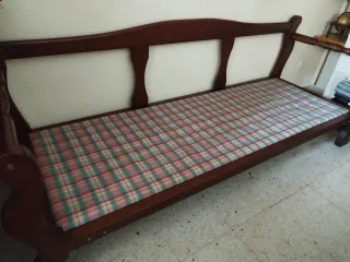 Sofá 3 plazas base madera