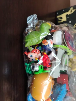Lote figuras kinder variadas