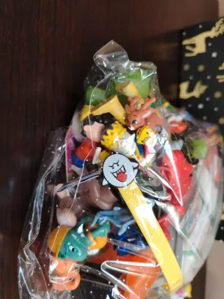 Lote figuras kinder variadas