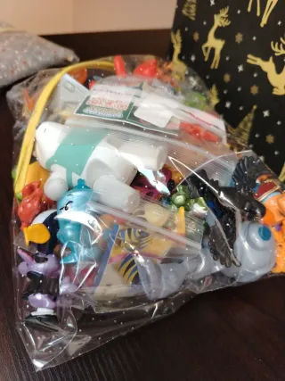 Lote figuras kinder variadas