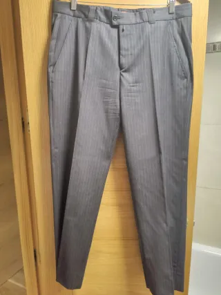 Traje de caballero gris