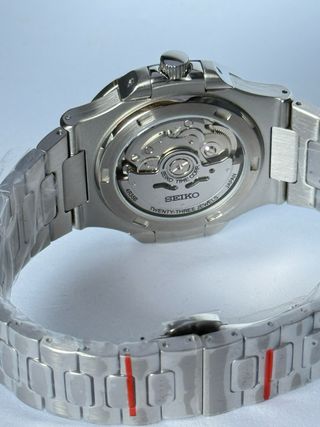 Reloj Seiko Mod tipo Nautilus Open Heart