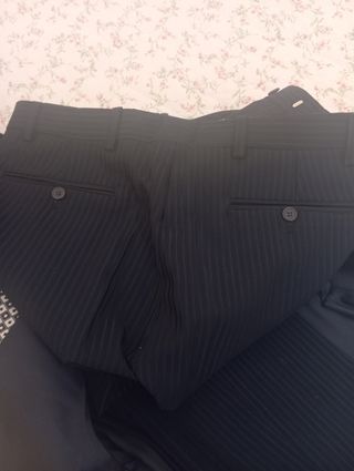 Completo elegante uomo blu