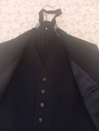 Completo elegante uomo blu