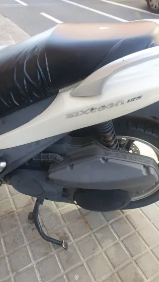 Suzuki Sixteen 125 Scooter 2011