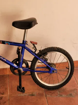 Bicicleta infantil BMX