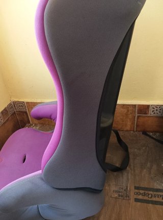 Sillón elevador coche púrpura
