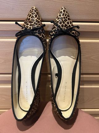 Zapatos planos Zara estampado leopardo